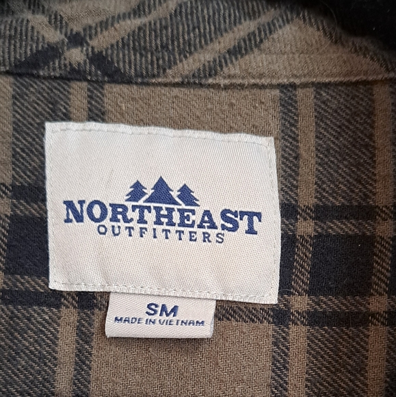 Northeast Outfitters Army Green and Black Button Down Flannel Size Small - Picture 3 of 8